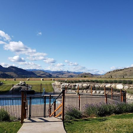 Casia Lodge And Ranch Twisp Exterior photo